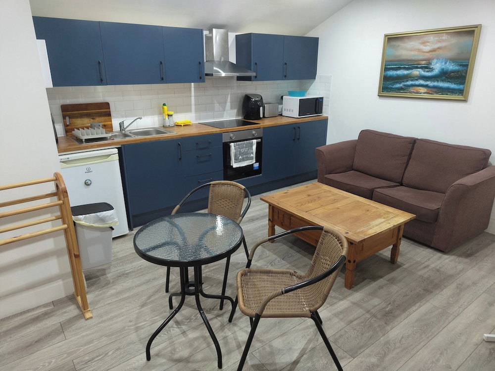 Hotel Southall - Sleeps 3 & Great Transport Links