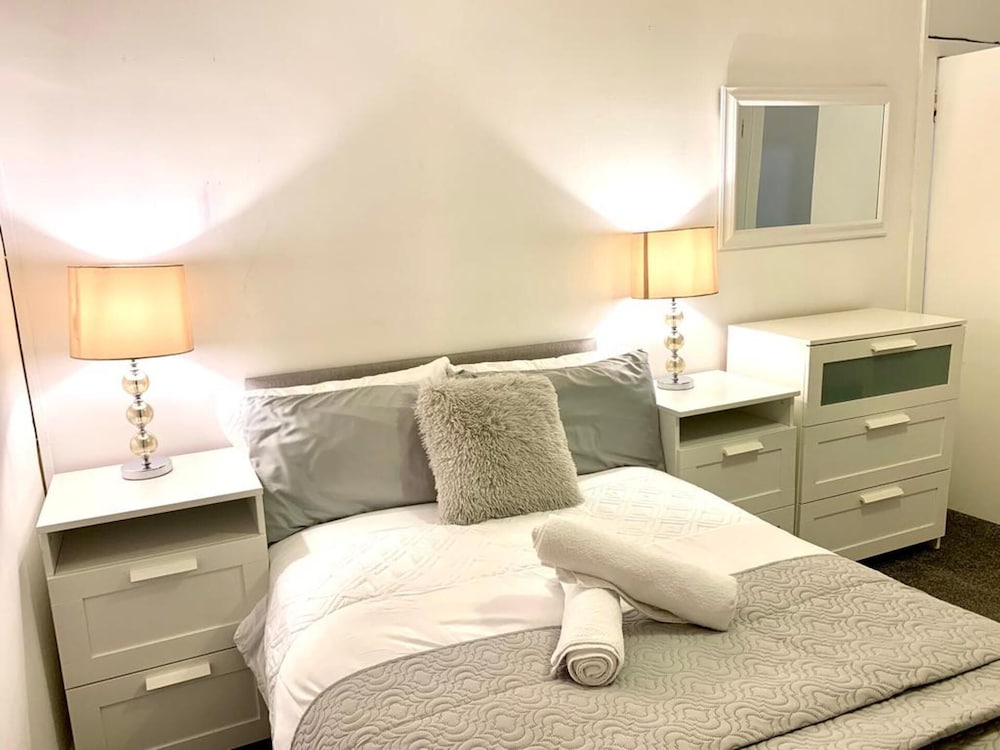 Hotel Central 1-Bed Apt Sleeps4 5 Mins To Station