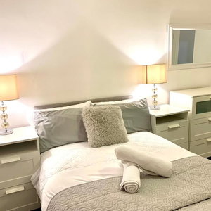 Hotel Central 1-Bed Apt Sleeps4 5 Mins To Station cazare Greenock
