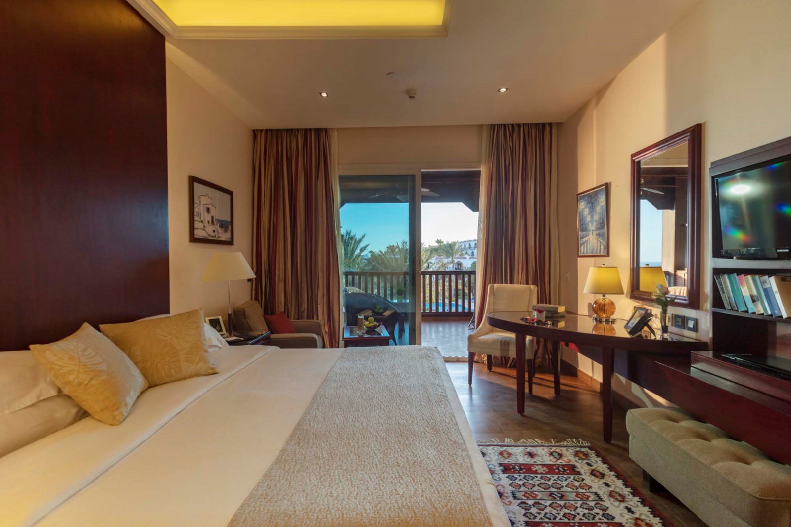 dal travel Royal Savoy Hotel