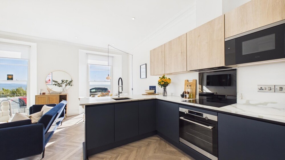 No. 4 Croft House - Luxury 2 Bed Apartment - Tenby
