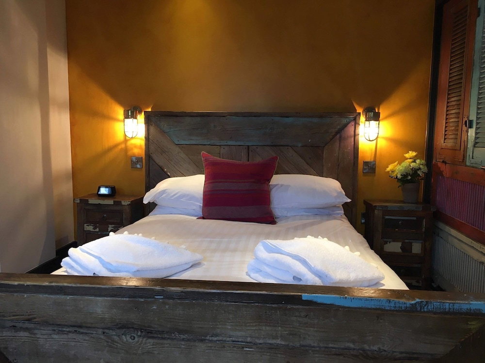Hotel Charter House