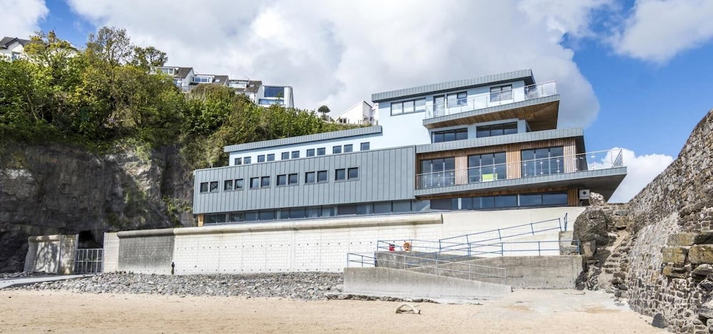 Hotel Harbour Stays - The Marine Centre