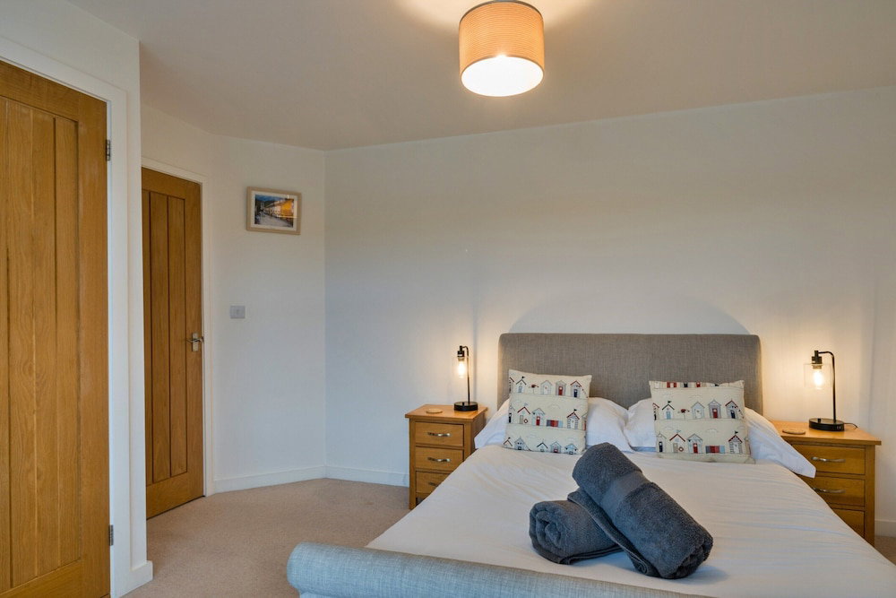 Stunning Broad Haven Beach House
