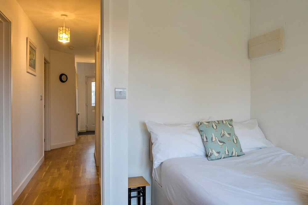Stunning Broad Haven Beach House