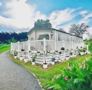 Hotel Cozy Newquay Lodge With Private Hot Tub, cazare New Quay