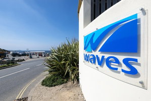 Hotel Waves Apartments cazare New Quay