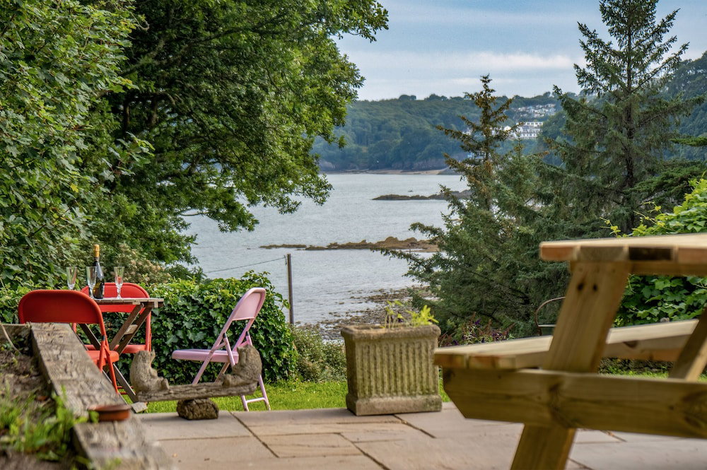 Hotel Sea View - 2 Bedroom Cottage - Wisemans Bridge