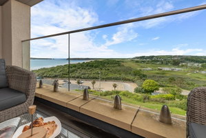 Hotel Apartment 10 Waterstone House - Luxury Apartment With Sea Views cazare Tenby