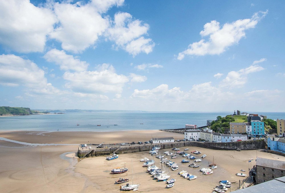 Hotel Rooftops - 1 Bedroom Apartment - Tenby