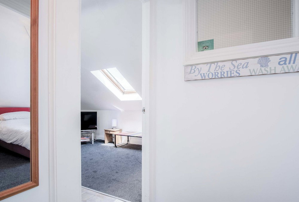 Rooftops - 1 Bedroom Apartment - Tenby