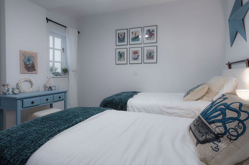 The Sand Castle - 2 Bedroom Apartment - Tenby