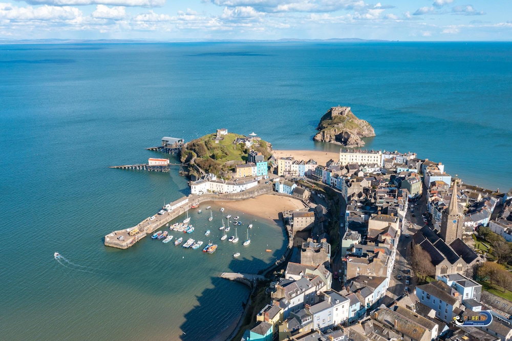 Apartment 8 Waterstone House - Luxury Apartment Sea Views Pet Friendly
