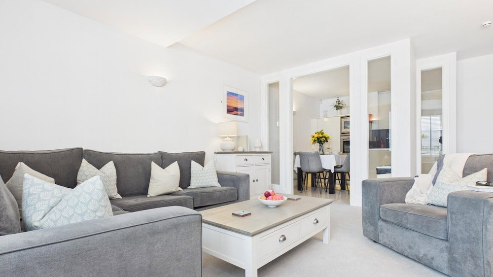 Minarvon - 2 Bedroom Apartment - Saundersfoot
