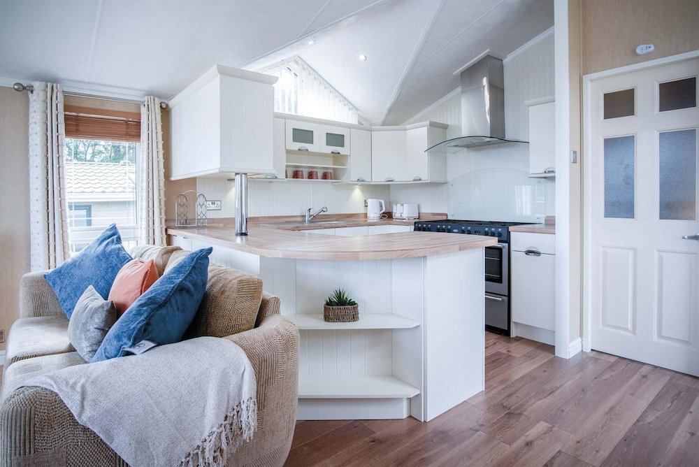 3 Manor Lodge - 2 Bedroom Lodge - Pendine