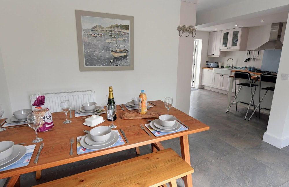 Valley Retreat - Peaceful Location Walk To Beach Parking