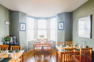 Hotel Smarties Guest House cazare New Quay