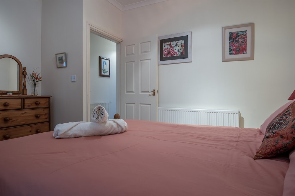 Arcadia - 1 Bedroom Apartment - Tenby