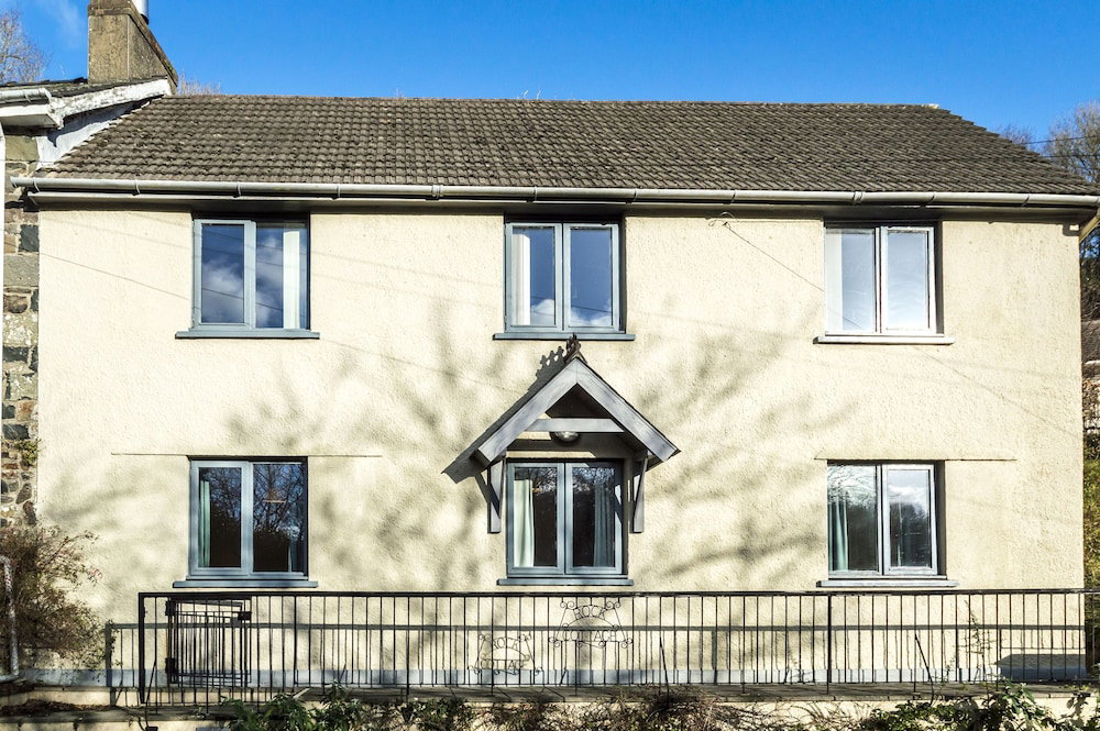 Hotel Rock Cottage - 3 Bedroom Holiday Home