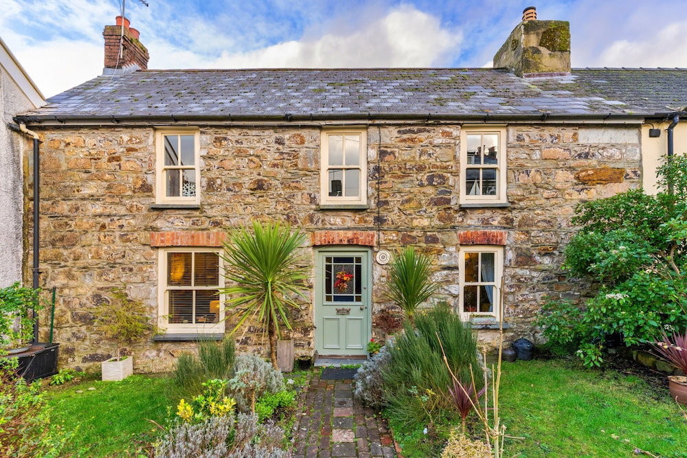 Hotel Artistic Fishguard Cottage For 4