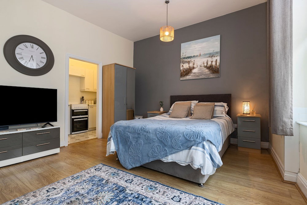 Hotel Tenby Studio Apartment - Stroll To Beach And Town