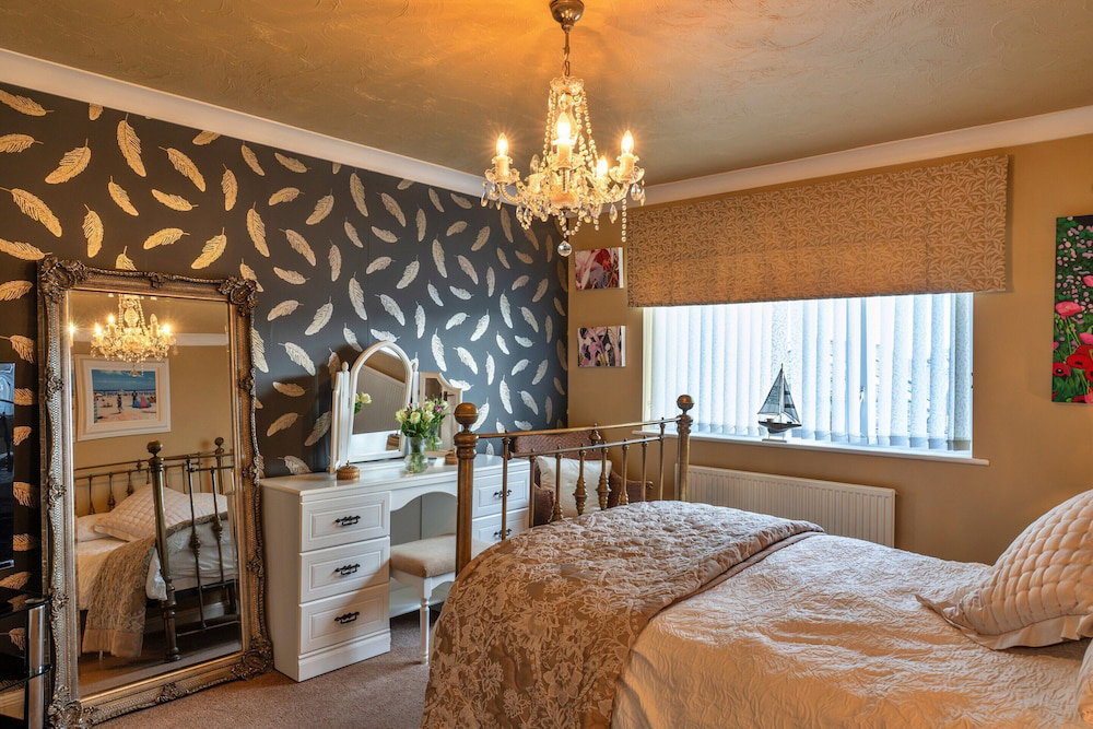 Apartment In Newquay Near Stunning Beaches