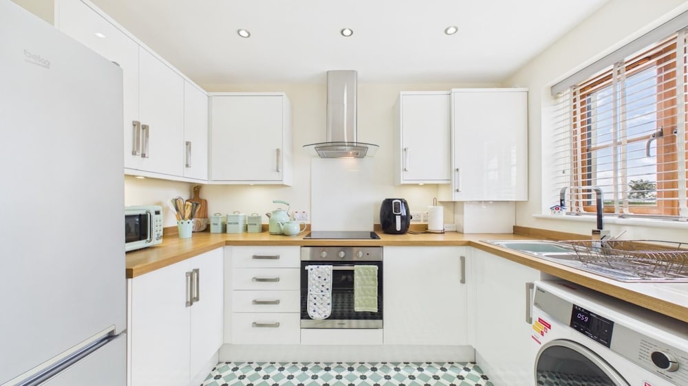 Anchors Aweigh - 2 Bedroom - New Hedges