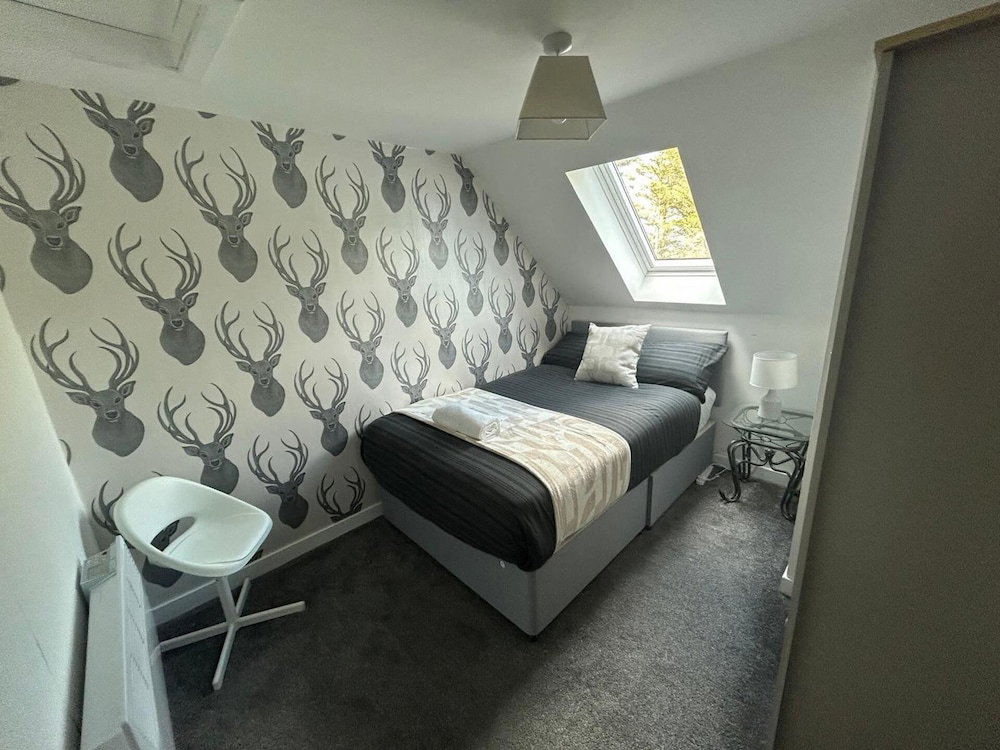 Hotel Sleeps4-Familyfriendly-Freeparking- Nc500