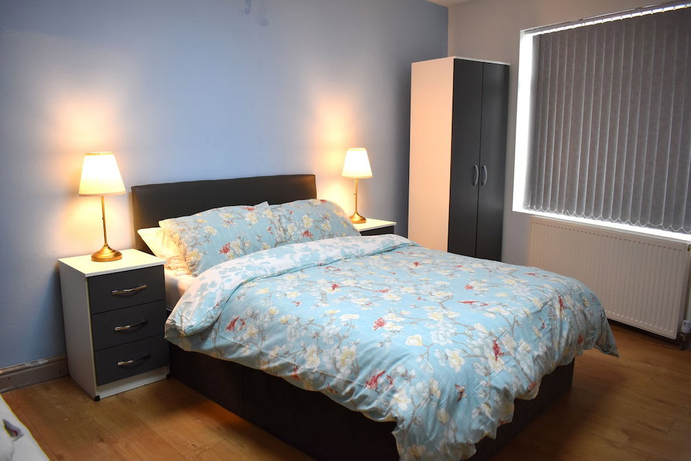Hotel Pleasant Apartment In City Center