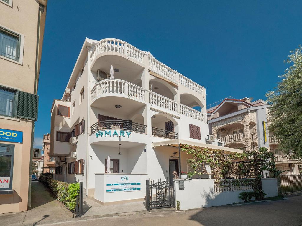 Hotel Apartments Mary