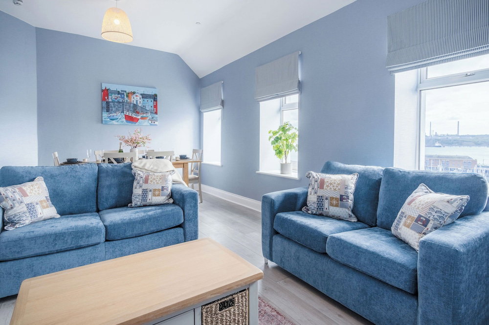 Hotel Harbour Heights - 2 Bed Apartment - Milford Haven