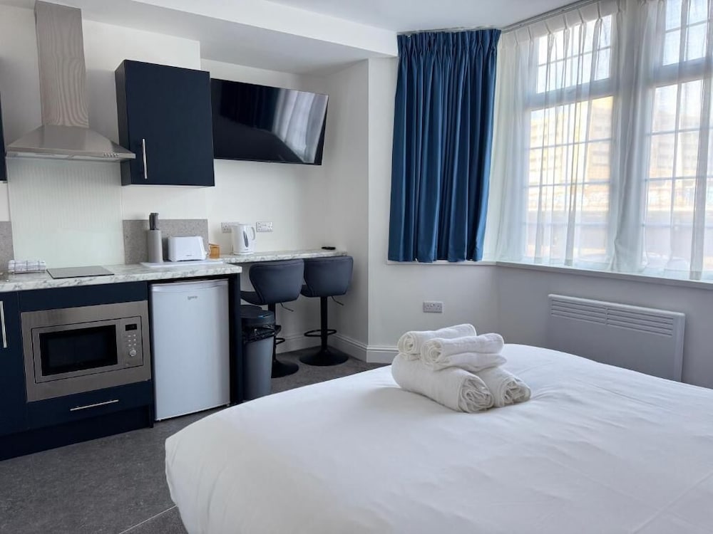 Hotel Aaron Wise - 09 Coldstream Studios