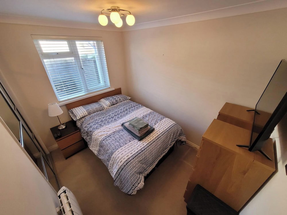 Mumbles Cottage - Sleeps 4 - Pets Ok - Parking
