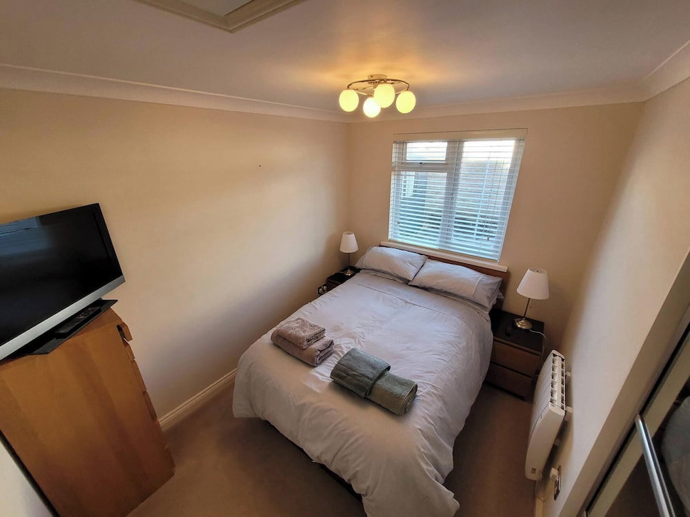 Mumbles Cottage - Sleeps 4 - Pets Ok - Parking