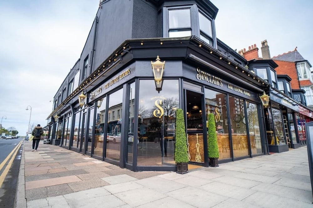 Hotel Sinclair's Bar, Lounge & Rooms