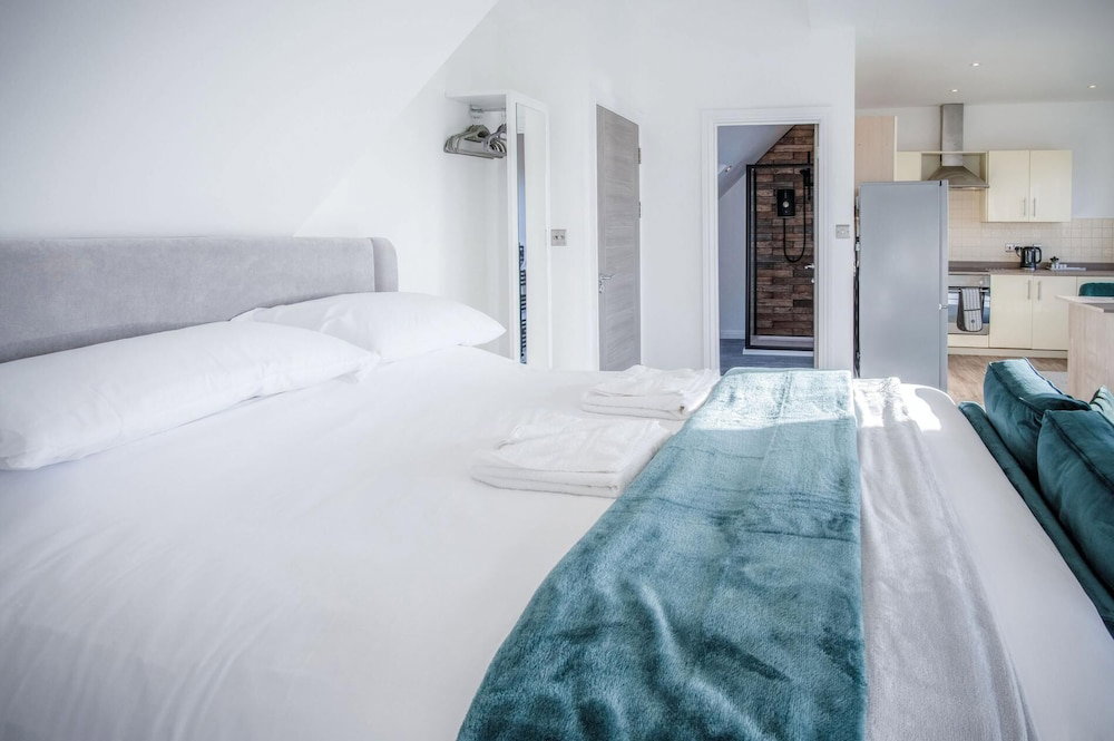 The Penthouse - 1 Bedroom Apartment - Ocean Breeze