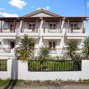Hotel Bekiri'S Studios cazare Alikanas