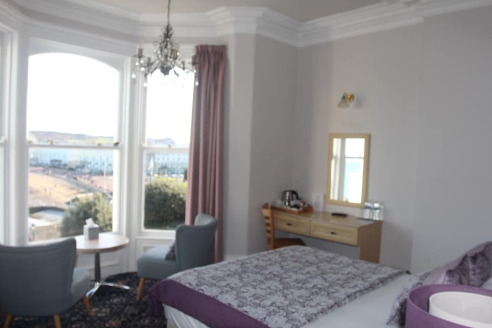Bryn-Y-Mor Hotel