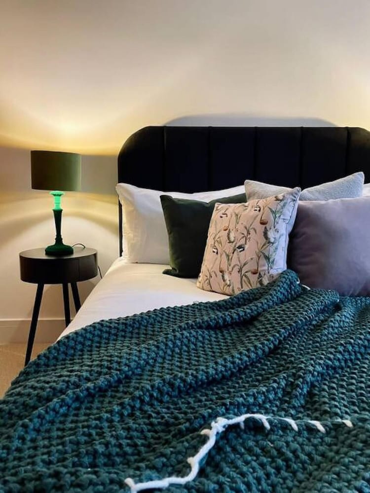 Kensington Place - 4 Bedroom Home W Free Parking