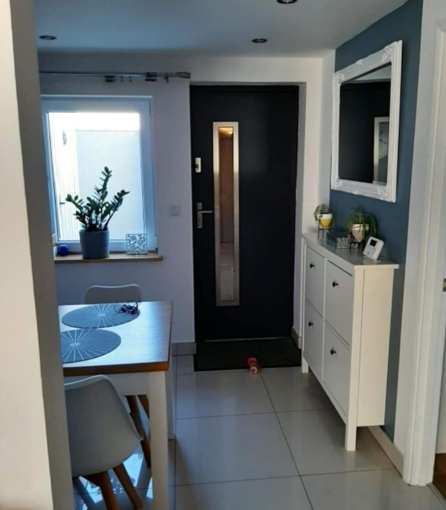 Lovely 2-Bed Apartment In Coventry
