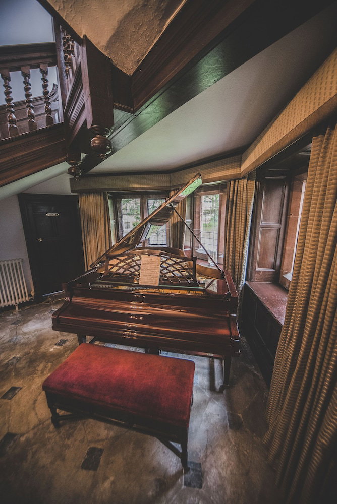 Caer Rhun Hall Hotel