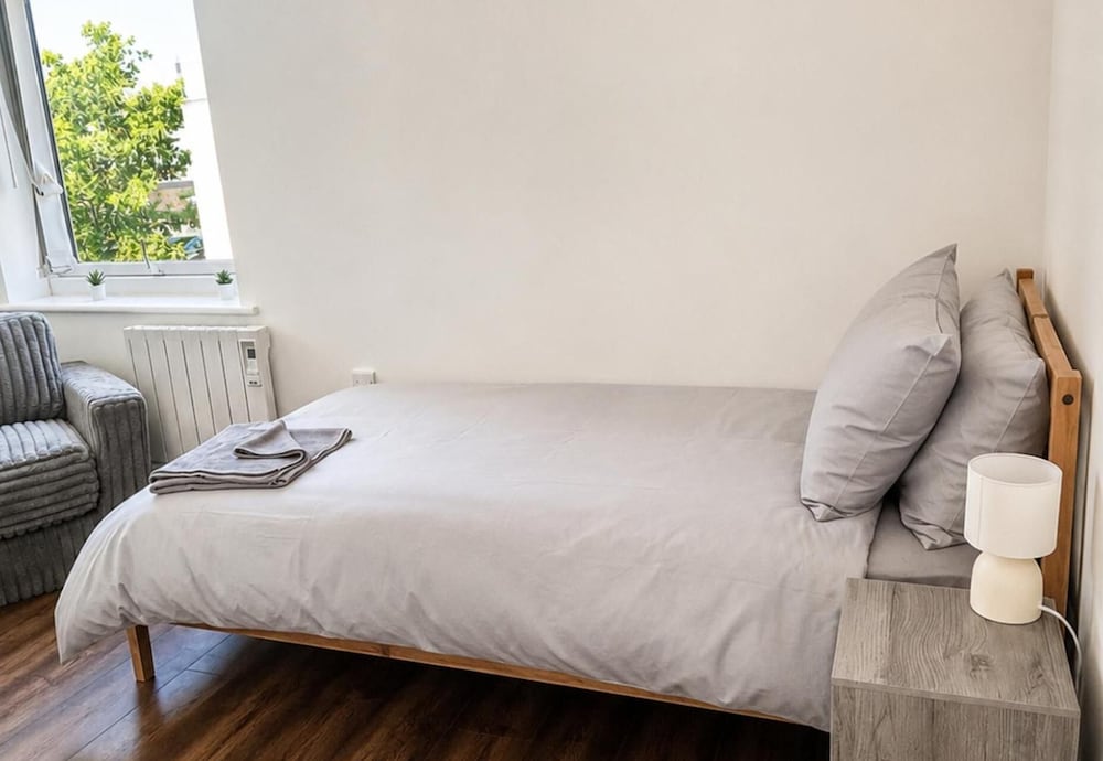 3 Bed Apartment - Near Nec, Bhx, Cbs, Ev Parking