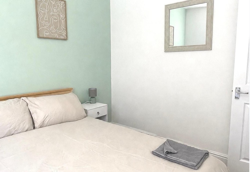 3 Bed Apartment - Near Nec, Bhx, Cbs, Ev Parking