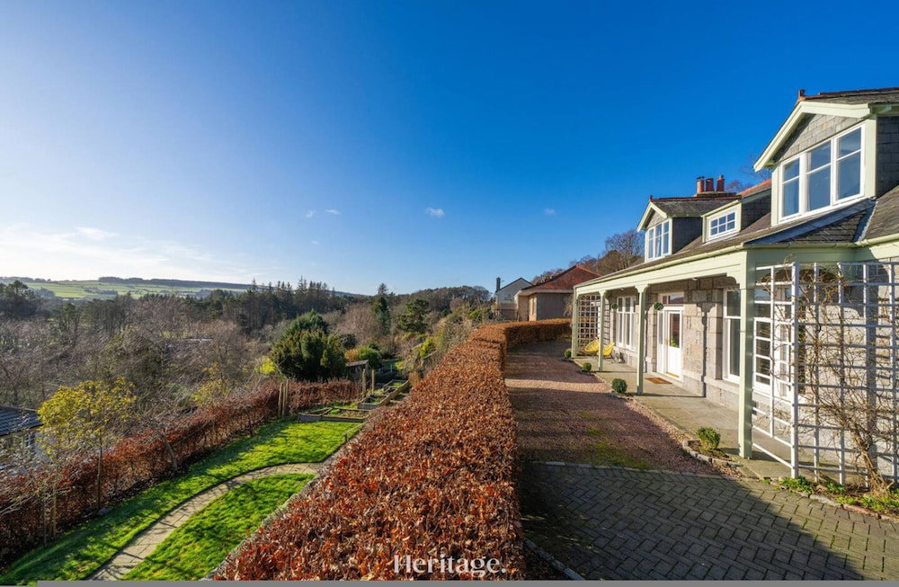 Hotel Killiegowan Self-Catering Holiday Home In Aberdeen