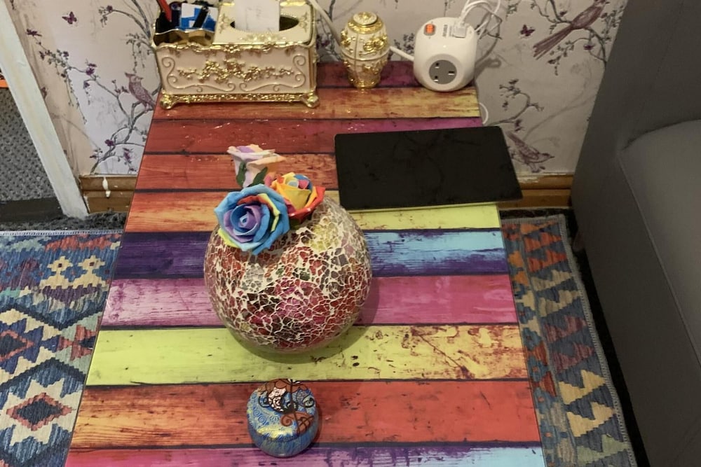 Hotel Sleeps 2 With Free Parking And Wi-Fi