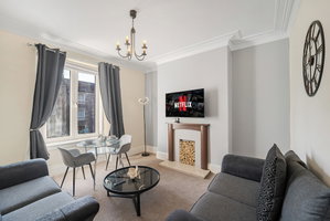 Hotel Central Aberdeen Flat Holburn St Workspace Parking cazare Aberdeen