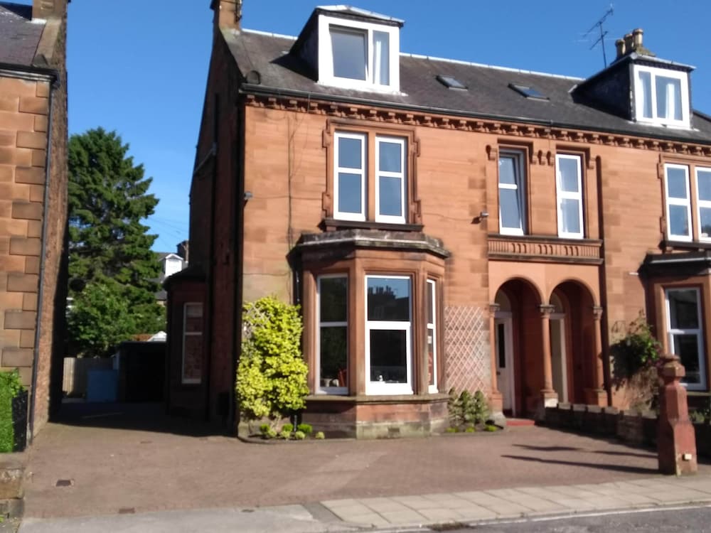 Hotel Lindean Guest House