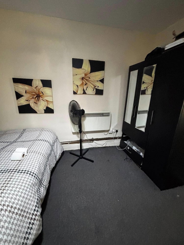Humucare Place Studio Near Aston Villa Football