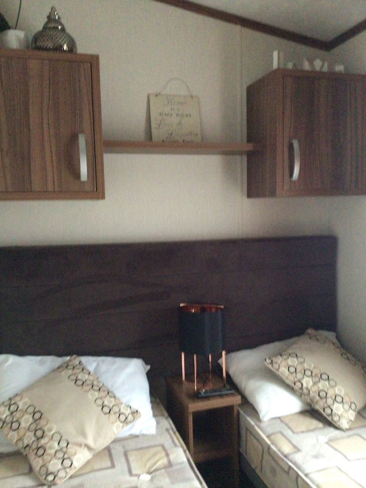 Haven Caravan Sleeps 6 Pet Friendly