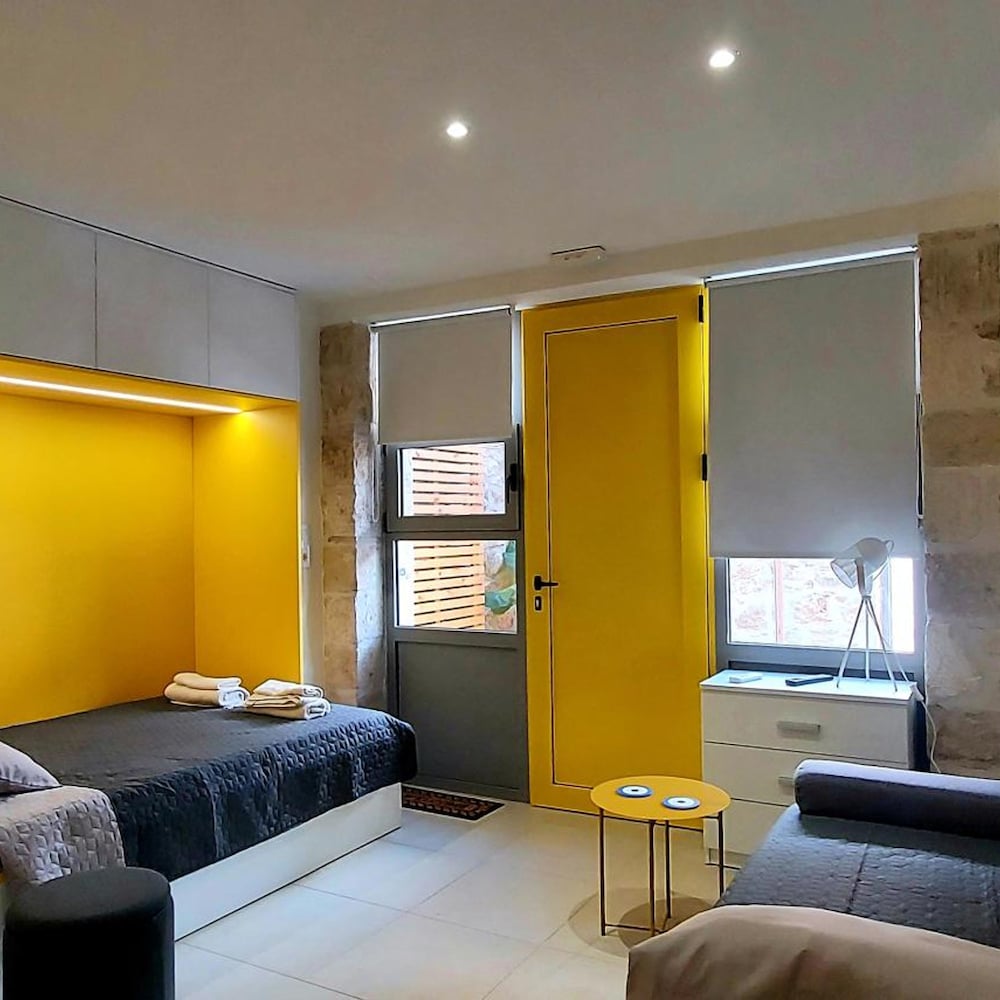 Hotel Bracket In Heraklion